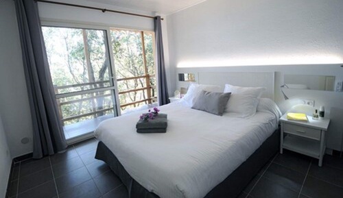 Villa (Paradise)