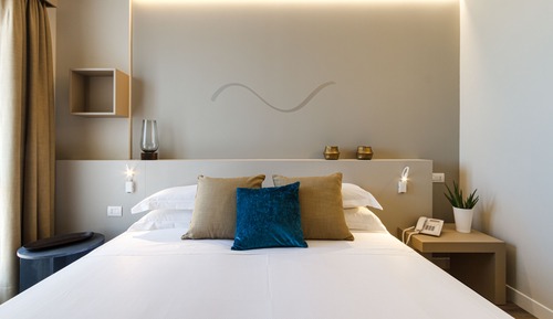 Habitación superior con 1 cama doble o 2 individuales