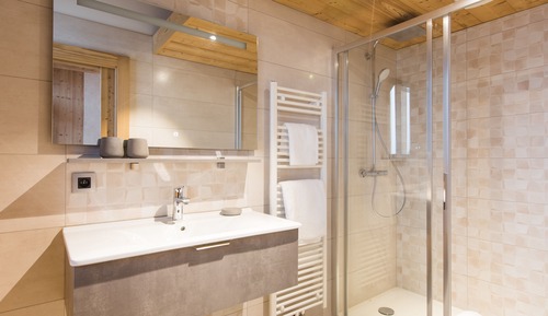 Habitación doble superior, baño privado, vistas a la montaña (Ressachaux)