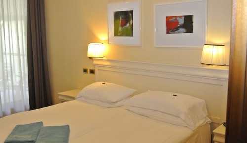 Habitación económica con 1 cama doble o 2 individuales, balcón