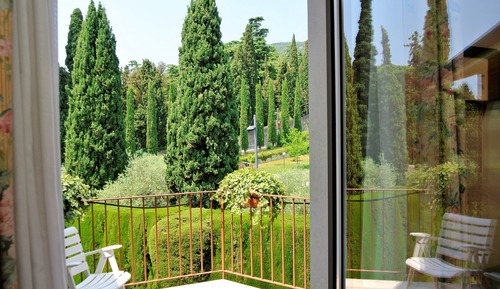Habitación triple, balcón