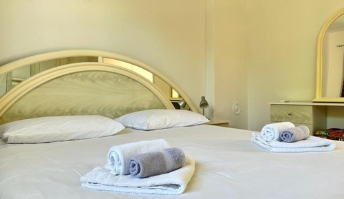 Apartamento familiar, 2 habitaciones, balcón