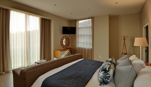 Habitación superior con 1 cama doble o 2 individuales