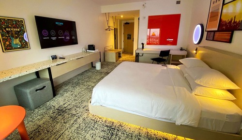 Habitación superior, 1 cama de matrimonio grande (REVERB King Room)