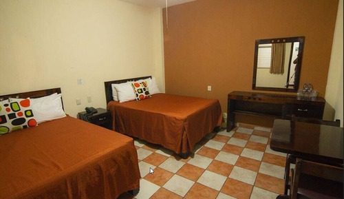 Habitación tradicional doble, 2 camas dobles, baño privado