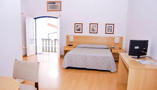 Habitación superior con 1 cama doble o 2 individuales