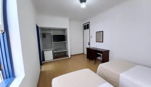 Habitación estándar con 1 cama doble o 2 individuales