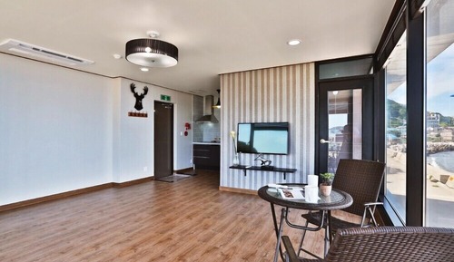 Habitación (202)