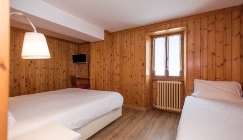 Habitación triple Confort, vistas a la montaña