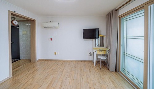Habitación (301)