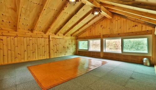 Habitación (Hwangto room)