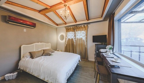 Habitación (White)