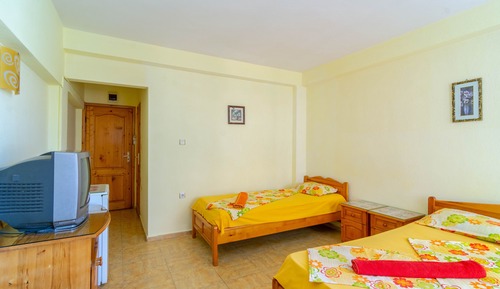 Habitación triple, balcón
