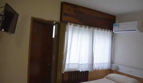 Habitación con 2 camas individuales