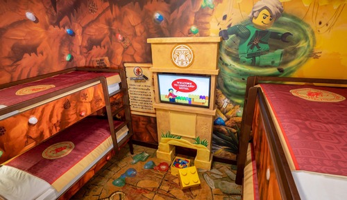 Suite familiar (NINJAGO® Fully Themed Family Suite)