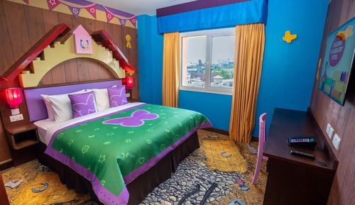 Suite familiar (FRIENDS Fully Themed Family Suite)