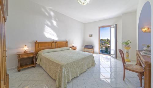 Habitación triple Confort, balcón, vistas al jardín