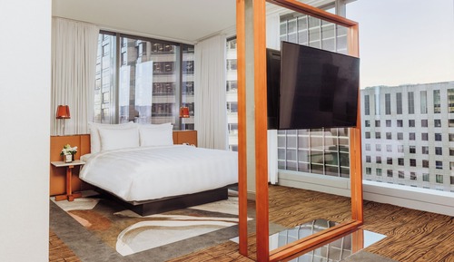 Suite junior, 1 cama de matrimonio grande, ducha adaptada, vistas a la ciudad