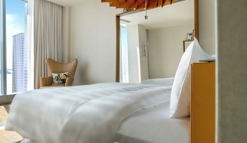 Habitación superior, 1 cama de matrimonio grande, vistas a la ciudad