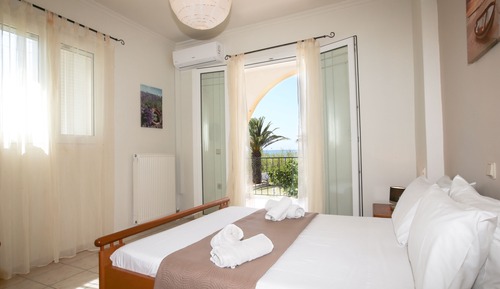 Villa Confort, 4 habitaciones, vistas parciales al mar