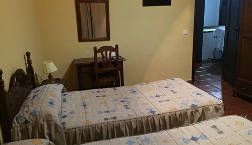 Habitación con 2 camas individuales