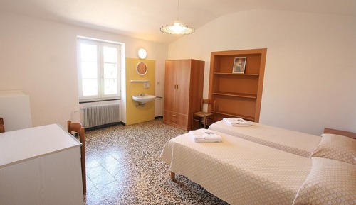 Habitación económica, baño compartido (external)