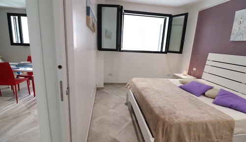 Casa, 1 habitación, balcón, vistas a la ciudad