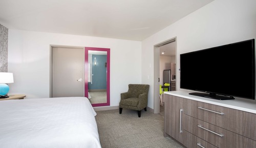 Suite, 1 cama de matrimonio grande, accesible para personas con discapacidad (Mobility & Hearing)