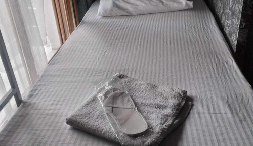Habitación económica, solo para hombres, planta baja