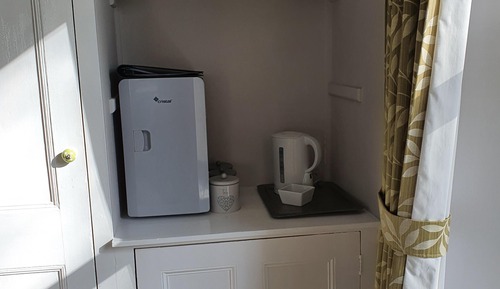 Habitación doble, accesible para personas con discapacidad, baño privado (Wisteria Room)