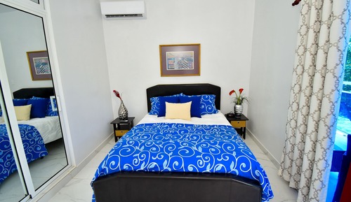 Apartamento ejecutivo, 2 habitaciones, balcón