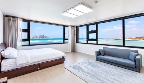 Estudio, vistas al mar (13 PY, 3rd Floor)