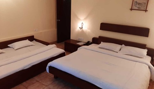 Habitación cuádruple familiar, 1 cama doble con sofá cama