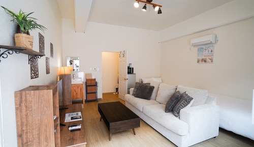 Habitación (Reserved Floor up to 8 Guests)