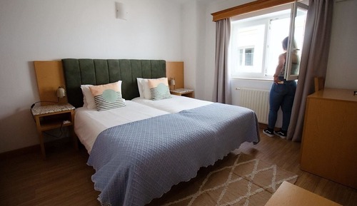 Habitación estándar con 1 cama doble o 2 individuales