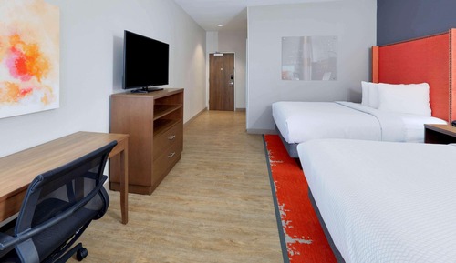 Habitación, 2 camas de matrimonio, accesible para personas con discapacidad, no fumadores (Mobility)