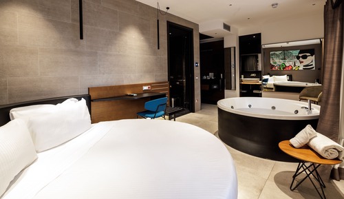 Suite junior, 1 cama de matrimonio grande, bañera de hidromasaje
