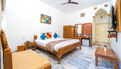 Habitación superior, 1 cama de matrimonio, vistas al jardín