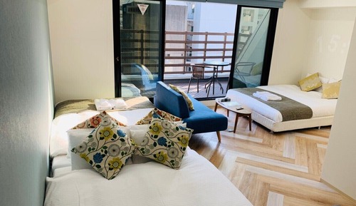 Habitación familiar (with terrace)