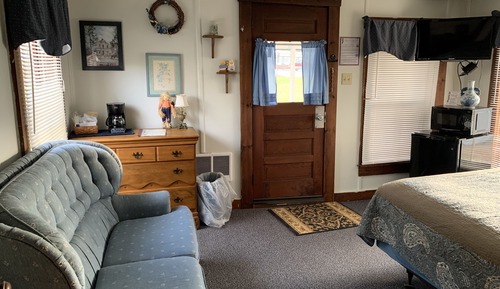 Estudio (The Victorian - Cottage #14)