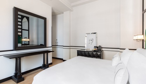 Habitación Deluxe doble, 1 cama de matrimonio grande, vistas al patio