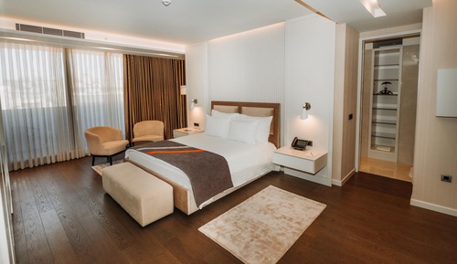 Ático, 1 cama de matrimonio grande, bañera de hidromasaje