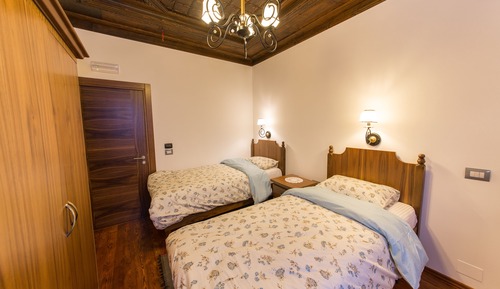 Habitación con 2 camas individuales, vistas a la ciudad