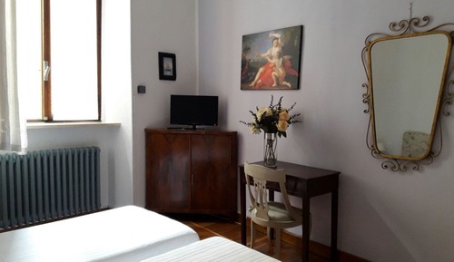 Habitación con 1 cama doble o 2 individuales, baño privado