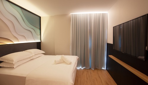Habitación doble, 1 cama de matrimonio grande (With Window)