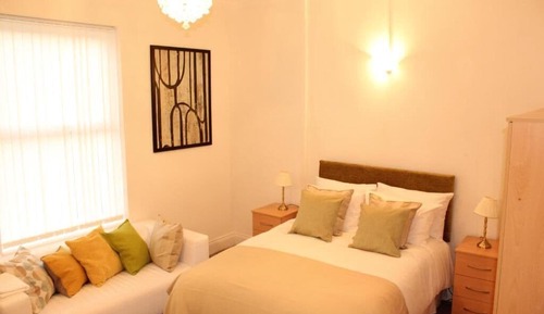 Habitación básica con 1 cama doble o 2 individuales