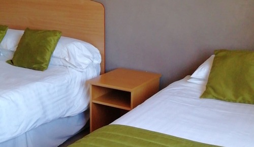 Habitación doble (with Extra Bed)