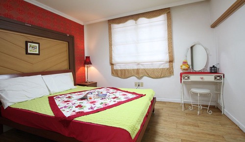 Habitación (15 PY, Sarang)