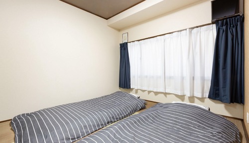 Estudio, vistas al jardín
