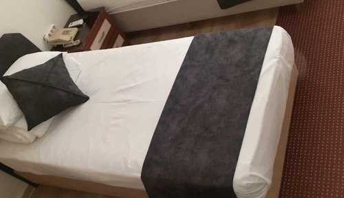 Habitación económica con 1 cama doble o 2 individuales